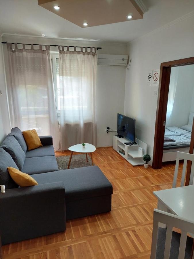 Ferienwohnung Smiley 2 - Subotica Centar Exterior foto
